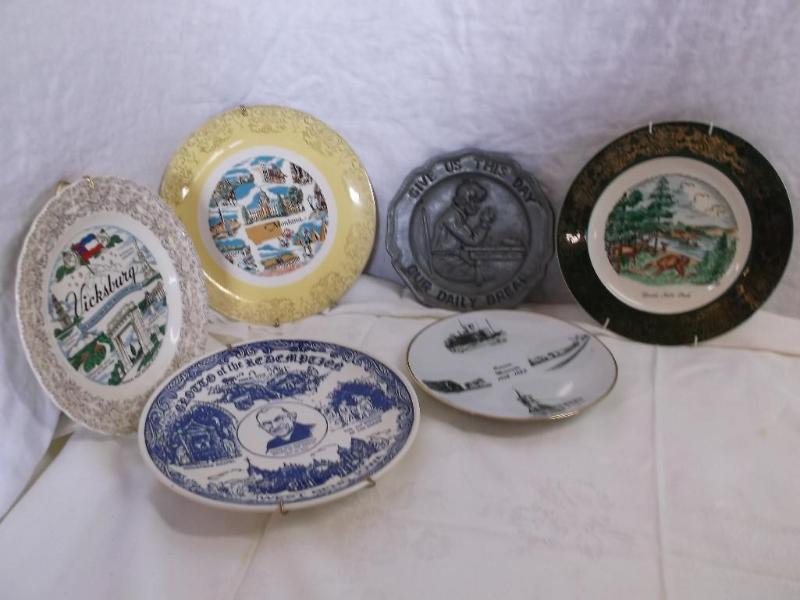 Assortment of collector plates....