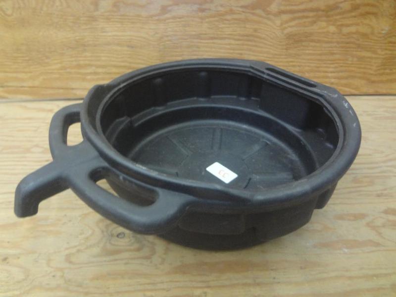 New 4-Gallon Drain Oil Pan...
