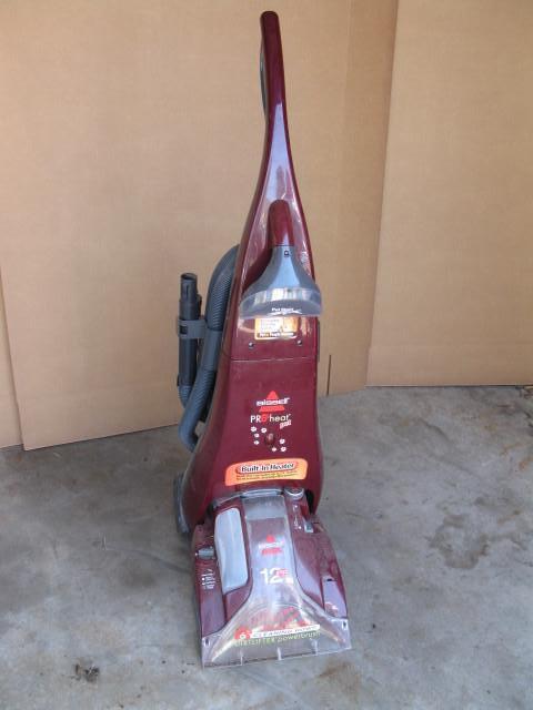 lot 19 image: Bisell Carpet Cleaner, Proheat...