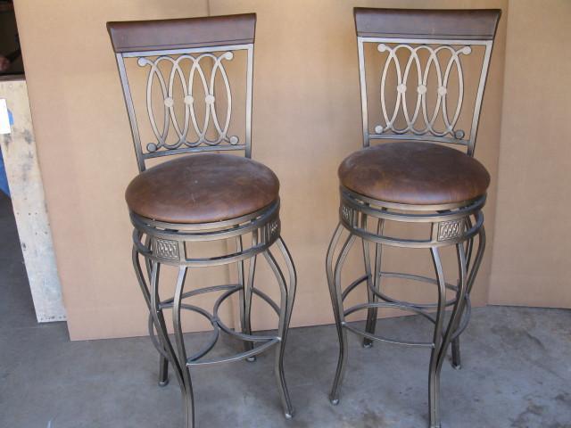 lot 20 image: 2 bar stools, nice condition...