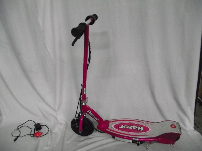 lot 35 image: Razor E100 Electric Scooter - Pink ...