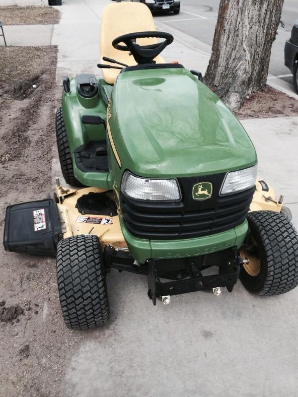 lot 1 image: John Deer X485 Lawn Tractor with 54...