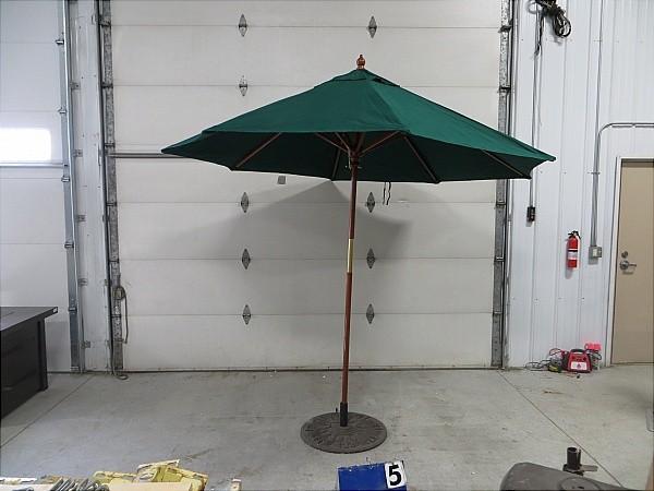 9 ft. Wood Commercial Grade Sunbrel...