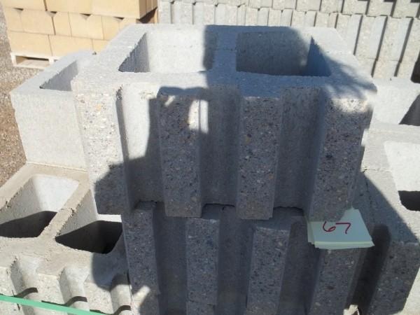 12x8x16 Con Fluted Splitface Standa...