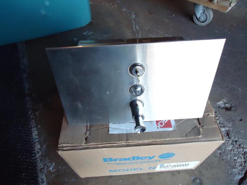 lot 46 image: New stainless steel Bradley liquid ...