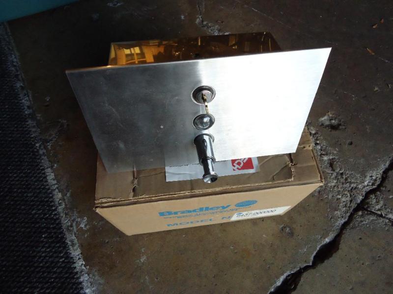 lot 48 image: New stainless steel Bradley liquid ...