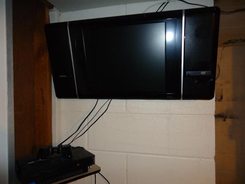 lot 5 image: Trutech 19" TV, DVD, and Sony ...
