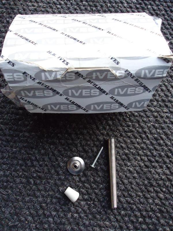 lot 51 image: New Ives full box of flexible door ...
