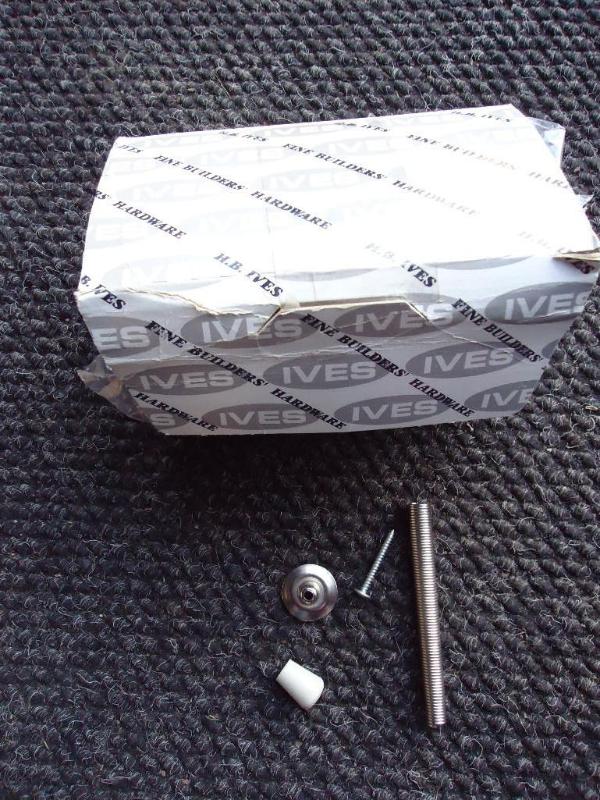 lot 52 image: New Ives full box of flexible door ...