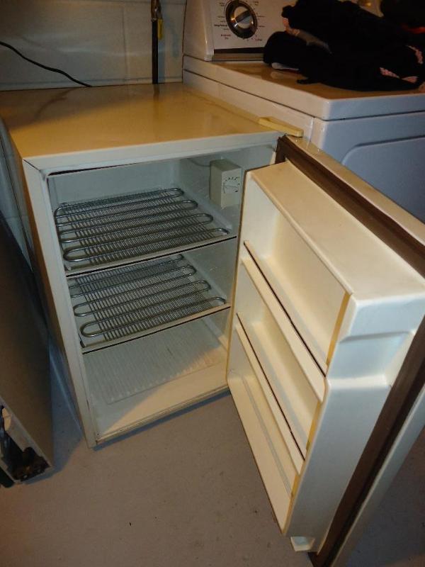 lot 6 image: Small freezer. Good working conditi...