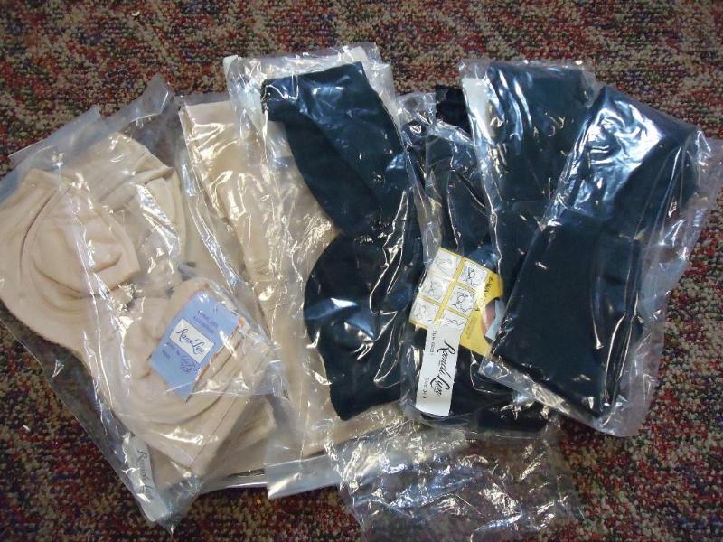 lot 82 image: 10 New randilyn 6 way bra. 5 black ...