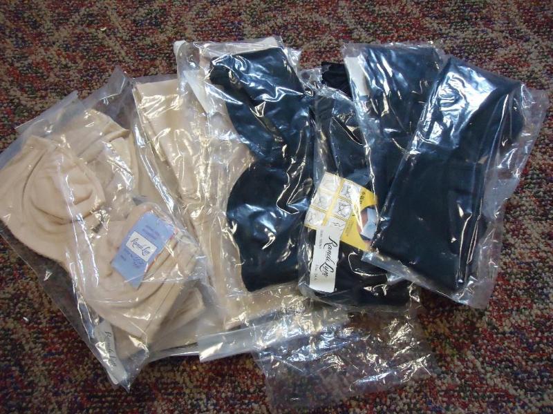 lot 85 image: 10 New randilyn 6 way bra. 5 black ...