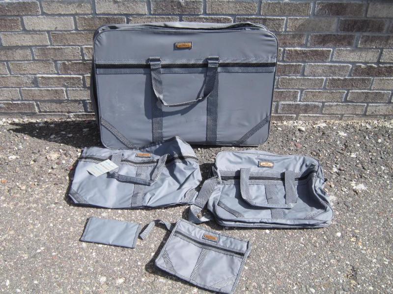 5 Pc Luggage Set Like New...