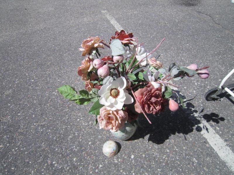 Artificial Flowers- jar not include...