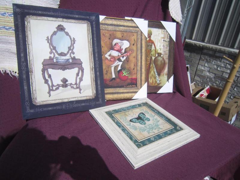 Box of 4 NEW wall decor...