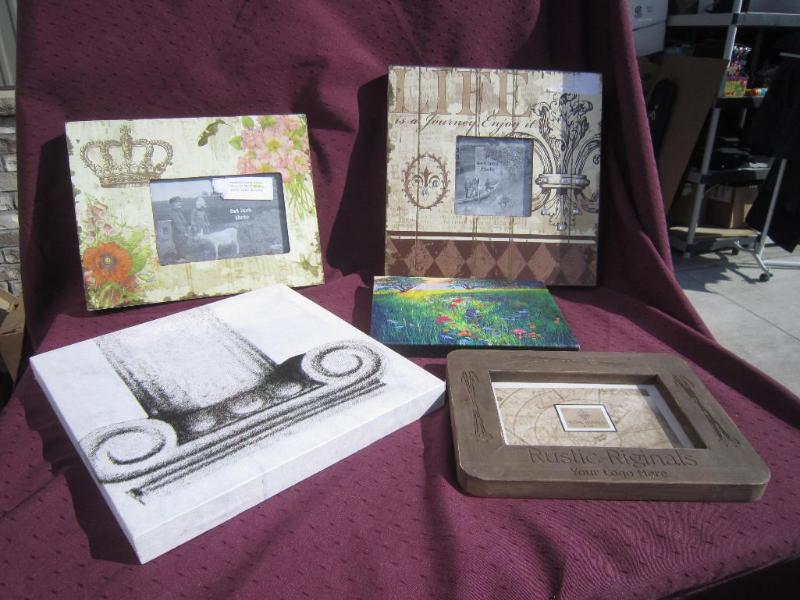 Box of 5 wall decor...