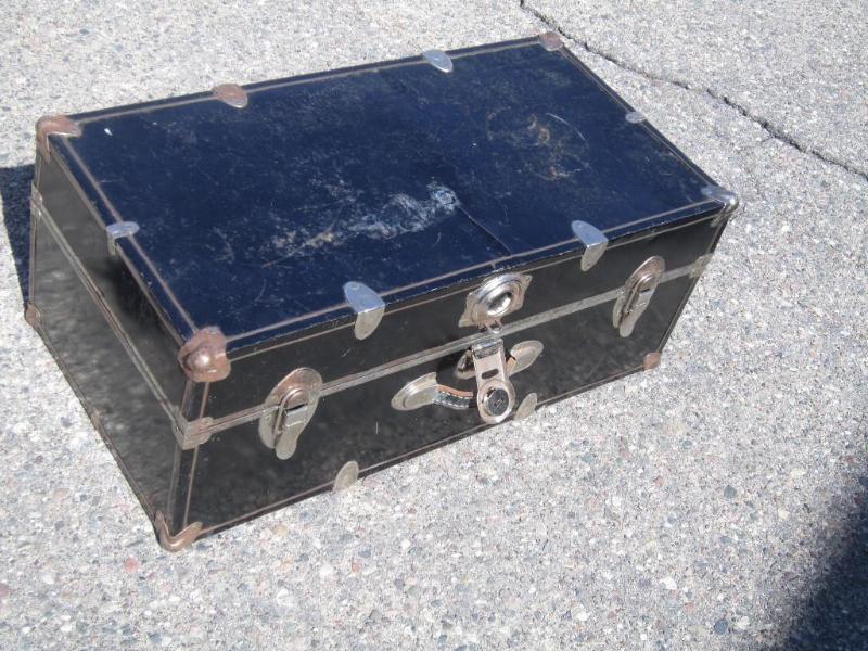 Black trunkfoot locker 30 x 16 x 1...