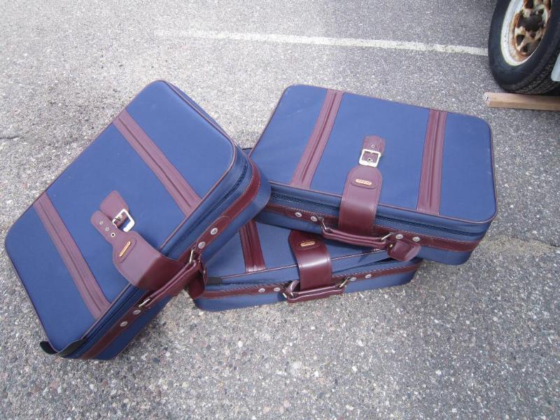 Set of 3 Suitcases Leisure Luggage ...
