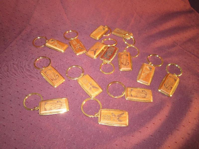 NEW 14 Key chains wild life...