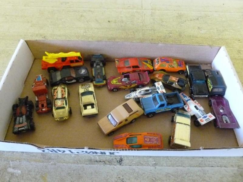 lot 171 image: Large lot of twenty Matchbox and al...