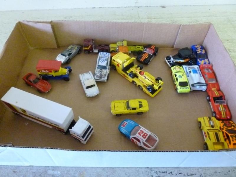 lot 172 image: Large lot of twenty Matchbox and al...