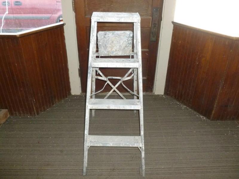 lot 178 image: Reddy Lock 44.5" aluminum step...