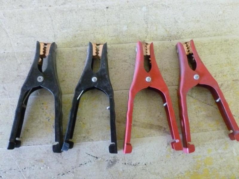 lot 184 image: Lot of four heavy duty jumper cable...