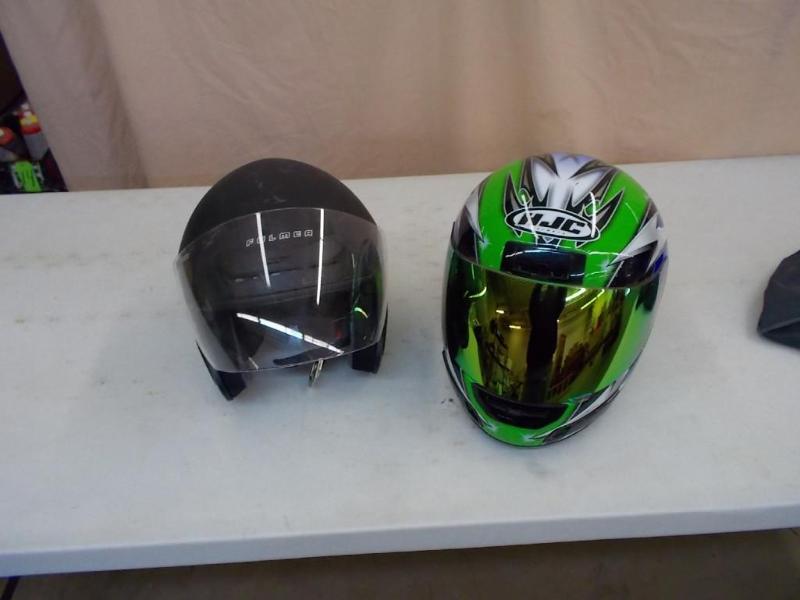 2 Helmets 1 HJC Large full cover h...