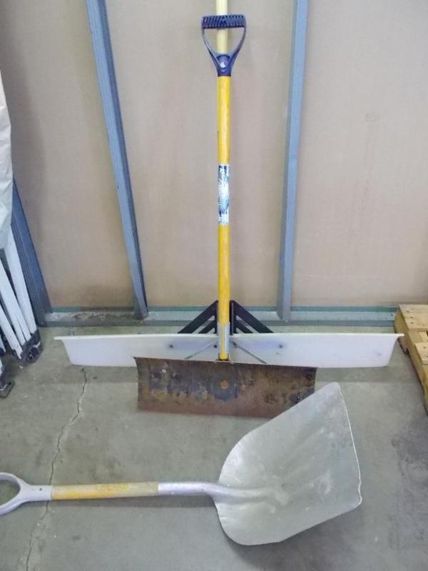3 snow shovels 1 aluminum scoop sh...