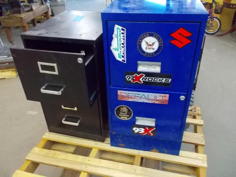 2  2 drawer file cabinet.&nbsp on...