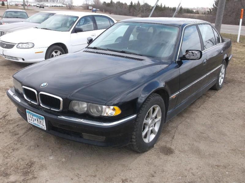 Year 2000 Make BMW Model 7 serie...