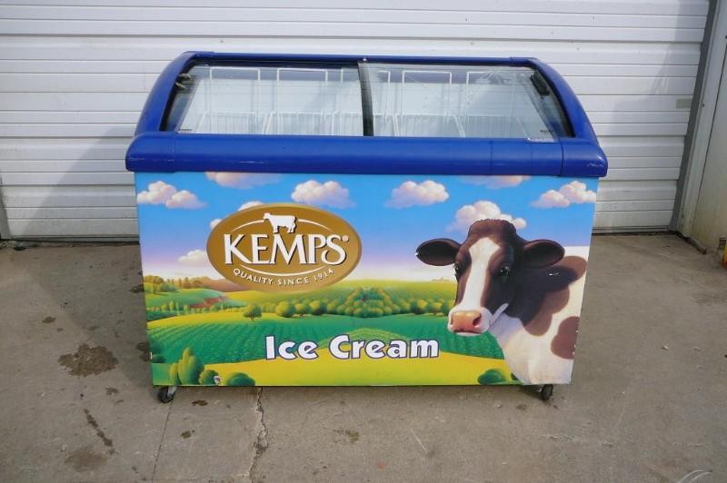 Kemps Ice Cream freezer with 5 bask...
