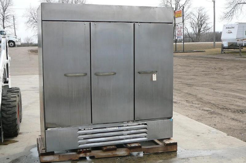 Beverage Air 3 door refrigerator&nb...