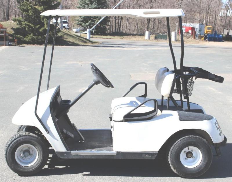 lot 2 image: 1999&nbspEZ-Go  Golf Cart Mo...