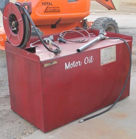 lot 36 image: Motor Oil Tank With Retractable Ho...