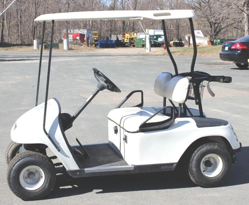 lot 6 image: 1999&nbspEZ-Go  Golf Cart Mo...