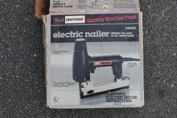 lot 61 image: Electric Nailer SEARS Craftsman Dr...