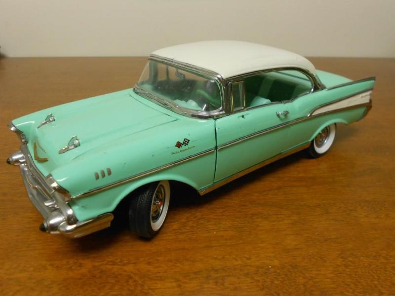 1957 Chevy Bel Air metal dicast. Sc...
