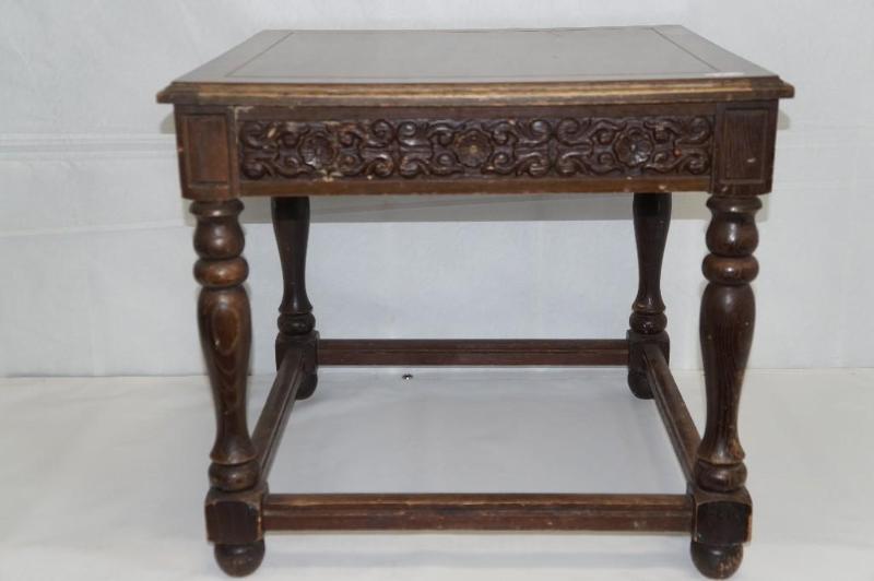 lot 24 image: A square wood end table with some v...