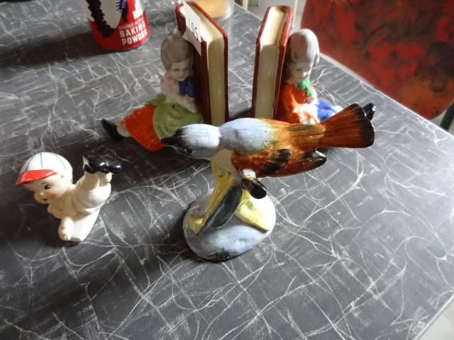 lot 105 image: 2 ceramic book ends. Made in Japan....