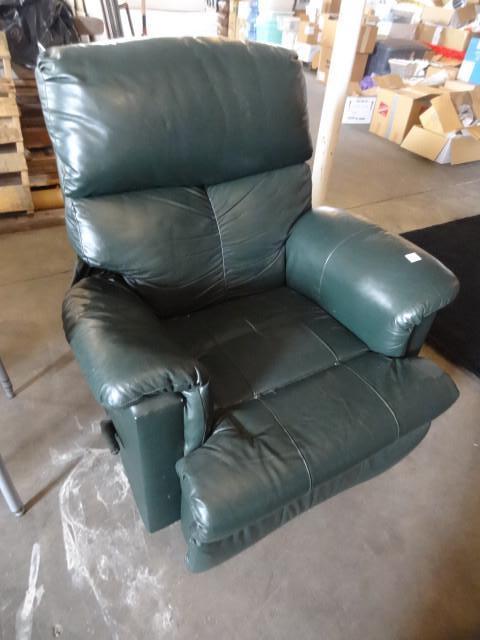 lot 111 image: Barcalounger reclining chair. No ri...