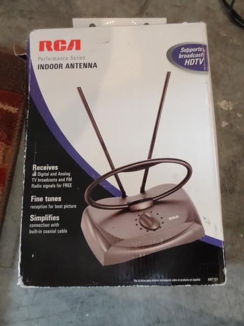 lot 125 image: RCA indoor antenna...
