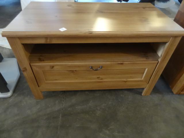 lot 139 image: Laminate stand with 1 drawer. 37 x ...