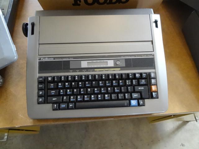 lot 148 image: Panasonic electronic typewriter. R5...