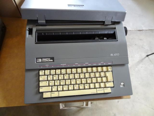 lot 150 image: Smith Corona SL470 typewriter...