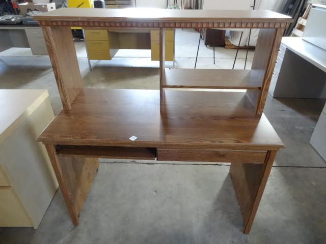 lot 156 image: Laminate computer desk. 48 x 24 x 5...
