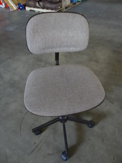 lot 158 image: Office chair on wheels...