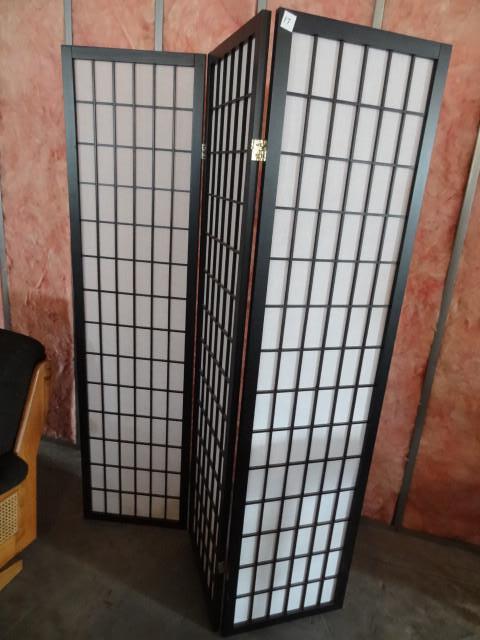 lot 17 image: Wood fold up screen...