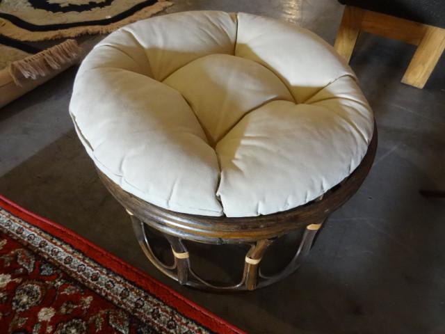lot 19 image: Bamboo chair...