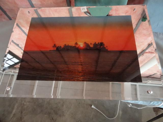 lot 27 image: Light up Hawaiian island scene...